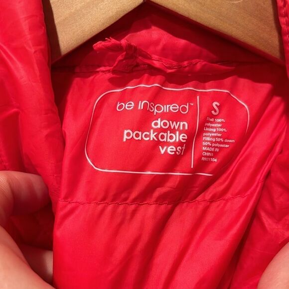 NWOT Be Inspired down packable puffer vest I'm w woman's red color. - Picture 5 of 12